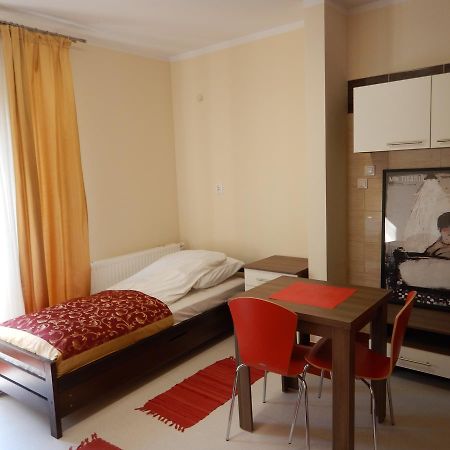 Hostel Sklodowska Люблин Екстериор снимка